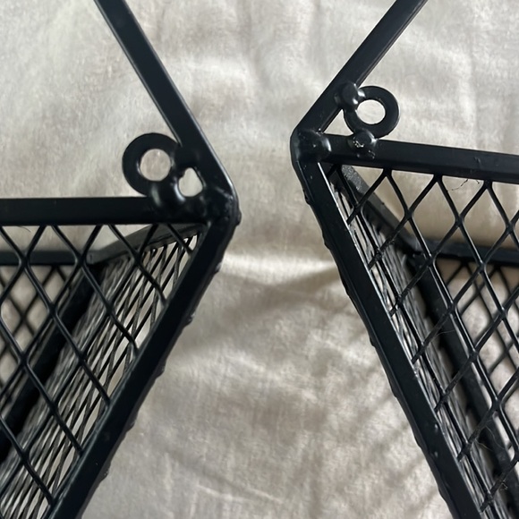 Wall shelf storage - Picture 4 of 5